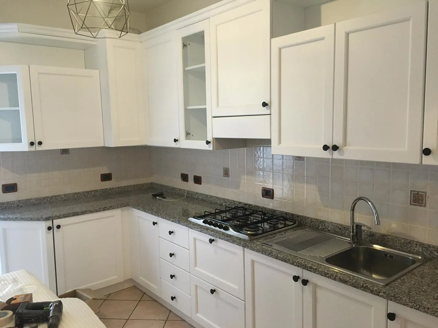 Cambio di colore a cucine e camere da letto